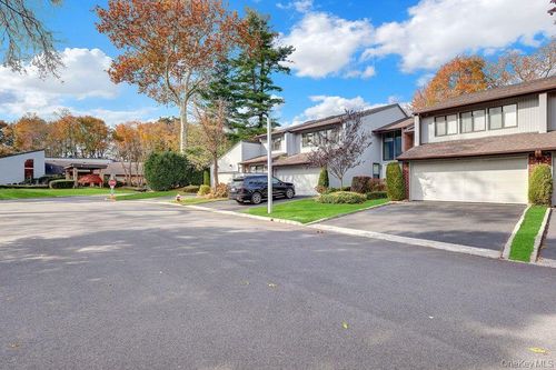 4-4 Club Dr N, Jericho, NY, 11753-1128 | Card Image