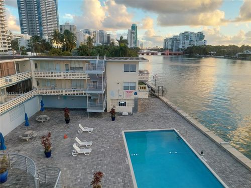 320-6484 Indian Creek Dr, Miami Beach, FL, 33141-5814 | Card Image