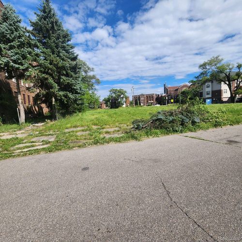 8710 Heritage Pl, Detroit, MI, 48204-2329 | Card Image