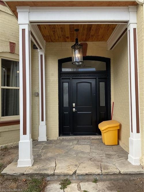 5-98 Lorne Cres, Brantford, ON, N3T4L9 | Card Image