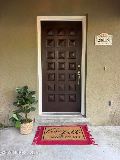 2819 N 6th St, St Augustine, FL, 32084-1838 | Card Image