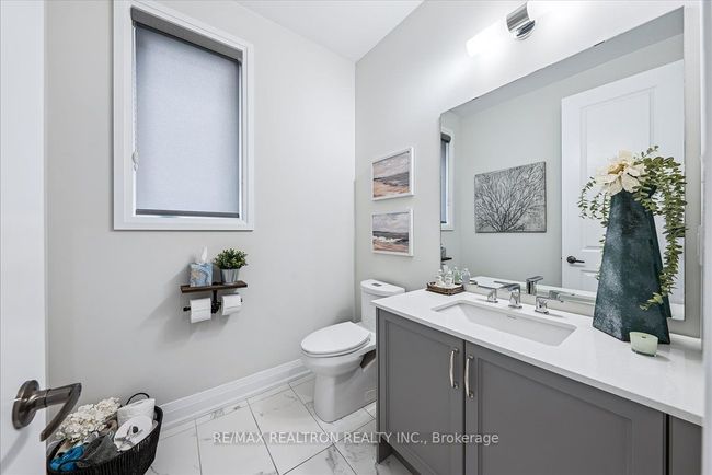 92 Klees Cres, House other with 4 bedrooms, 4 bathrooms and 2 parking in Aurora ON | Image 11