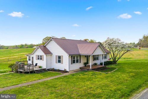 2092 Rocksprings Rd, Ringgold, VA, 24586-5622 | Card Image