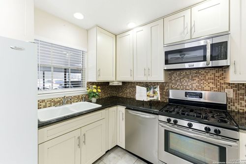 apt-118k-8038 Broadway St, San Antonio, TX, 78209-2698 | Card Image