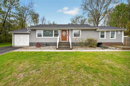 2157 Allan Ave, Yorktown Heights, NY, 10598-4032 | Card Image