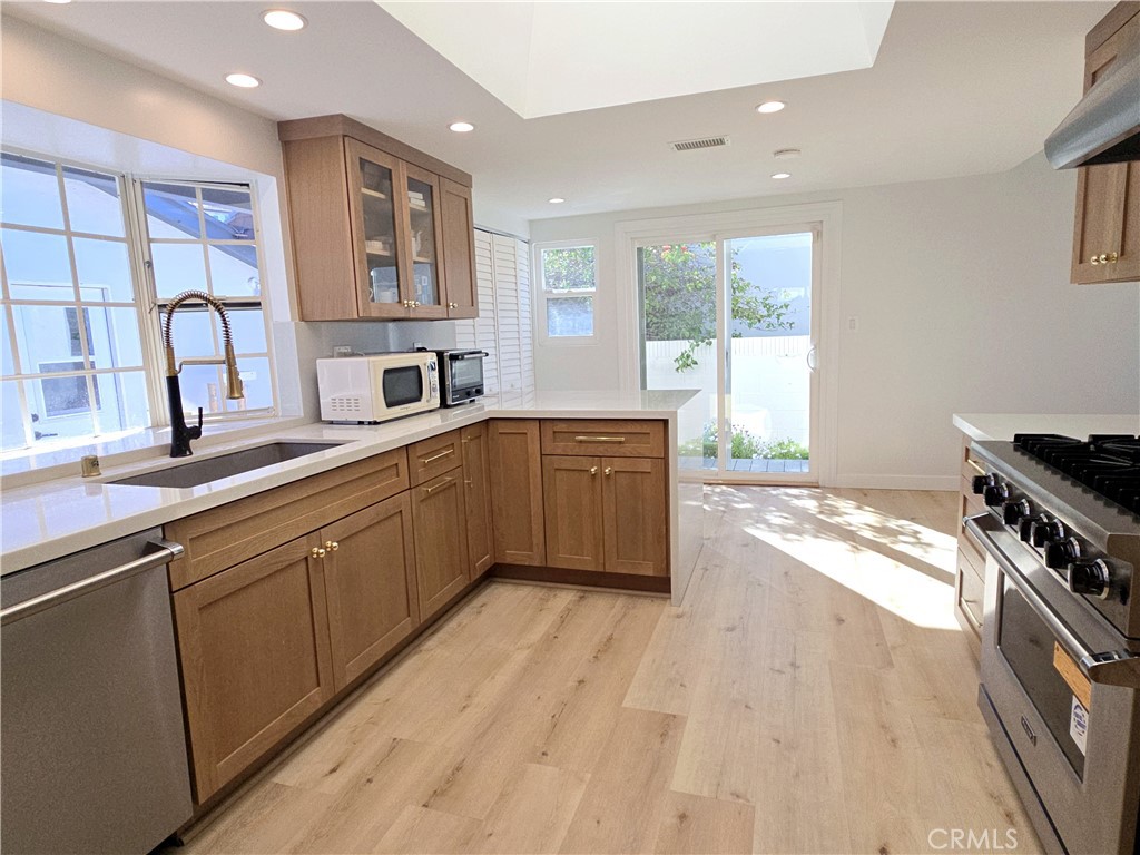 Residential Lease in Redondo Beach 5