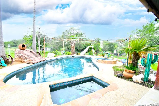 8389 E Loop 1604 S, House other with 5 bedrooms, 5 bathrooms and null parking in Adkins TX | Image 54