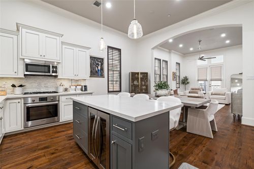 1403 Isabella St, Houston, TX, 77004-4039 | Card Image