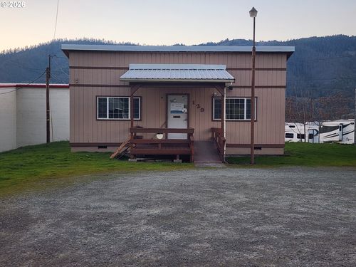 129 S Old Pacific Hwy, MyrtleCreek, OR, 97457 | Card Image