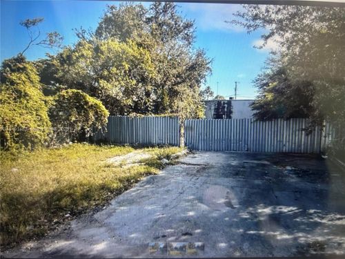 2321 Sw 56th Ter, West Park, FL, 33023-4018 | Card Image