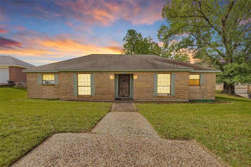 445 Augusta Dr, Huntsville, TX, 77340 | Card Image