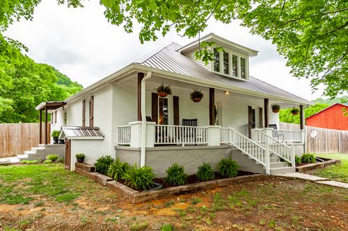 537 Defeated Creek Hwy, Carthage, TN, 37030-2260 | Card Image