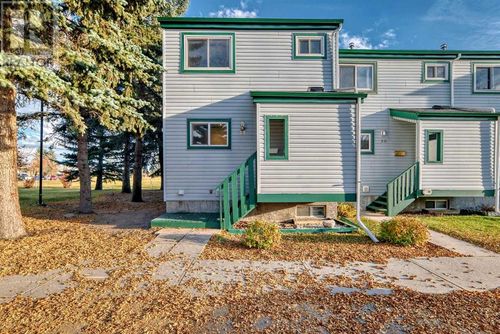 131 Templehill Dr Ne, Calgary, AB, T1Y4T1 | Card Image