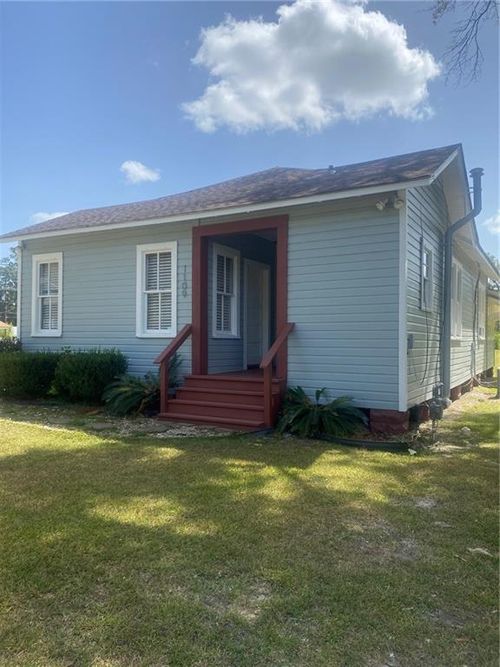 1109 Holly St, Hammond, LA, 70403-6211 | Card Image