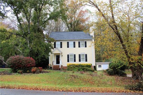 4261 Yeaton Glen Cir, Winston-Salem, NC, 27107-3703 | Card Image