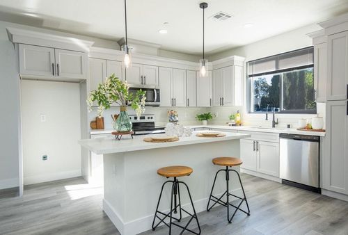 800 La Contenta Drive, Valley Springs, CA, 95252 | Card Image