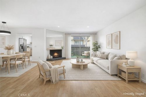 103-15070 Victory Blvd, Van Nuys, CA, 91411-1620 | Card Image