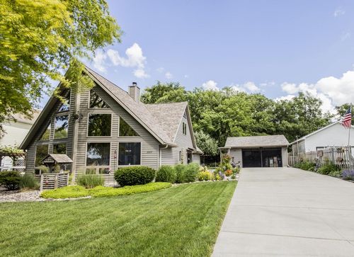 33197 S Lakeshore Drive, Burlington, WI, 53105 | Card Image