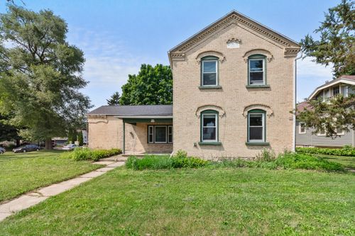 224 E Washington St, West Bend, WI, 53095-2526 | Card Image