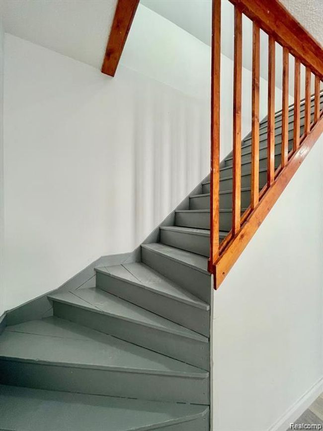 2382 Commor St, House other with 4 bedrooms, 2 bathrooms and null parking in Hamtramck MI | Image 9