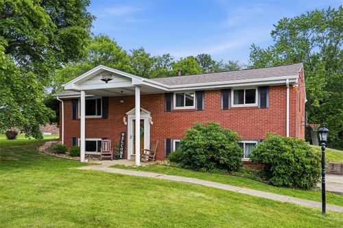 5251 Stella Dr, Gibsonia, PA, 15044-8454 | Card Image