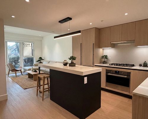 113-2235 Broadway E, Vancouver, BC, V5N0J5 | Card Image