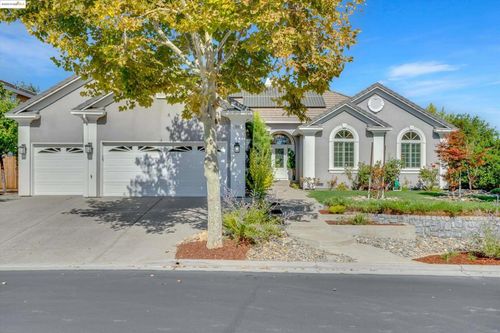 650 Rutherford Cir, Brentwood, CA, 94513-2610 | Card Image