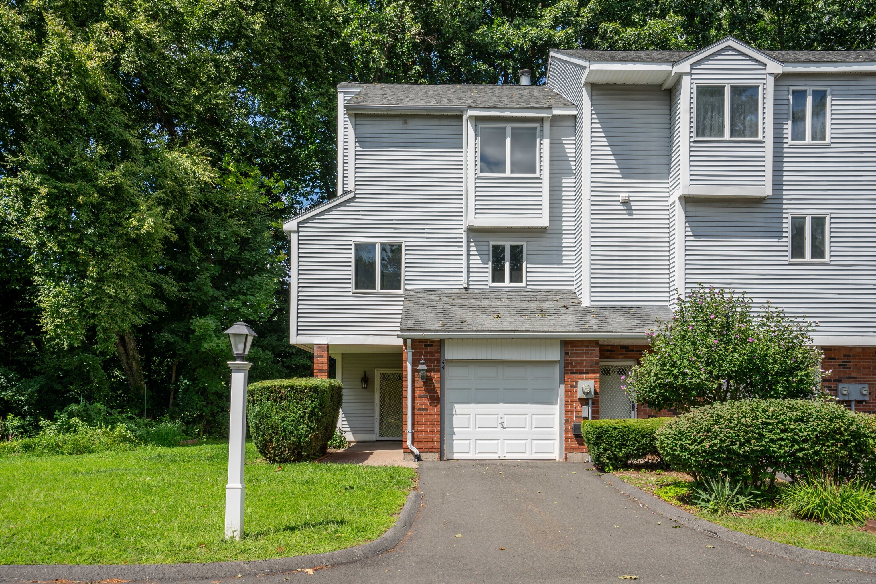 Brinley Way, Newington, CT 06111