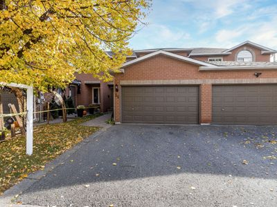 36 Farnham Dr, Condo with 3 bedrooms, 4 bathrooms and 3 parking in Brampton ON | Image 1