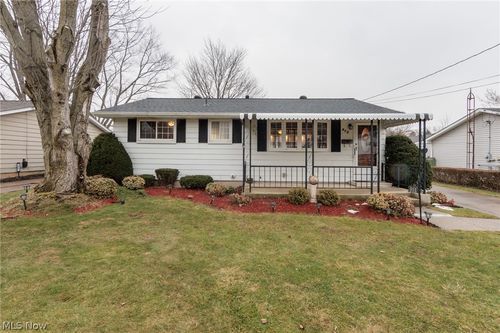 913 Rosewood Dr, Elyria, OH, 44035-1821 | Card Image