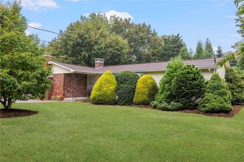 471 Annaquatucket Rd, North Kingstown, RI, 02852-6109 | Card Image