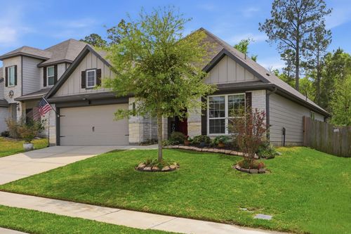 157 Worley Way, Huntsville, TX, 77320-2110 | Card Image