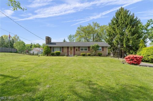 6170 Easton St, Louisville, OH, 44641-9093 | Card Image