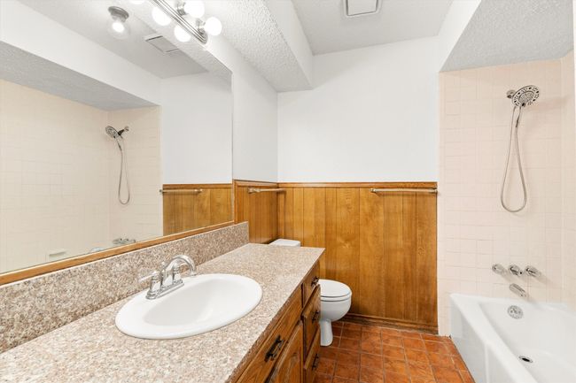 Guest Bathroom | Image 22