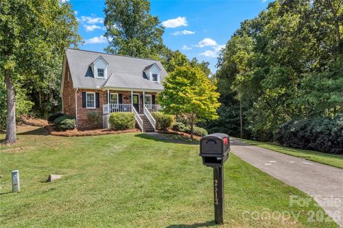 2513 Newington Ct, Clemmons, NC, 27012-8673 | Card Image