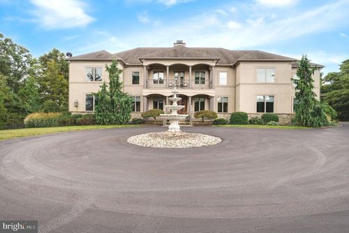 12 Chestnut Hill Dr, MOHNTON, PA, 19540-8647 | Card Image