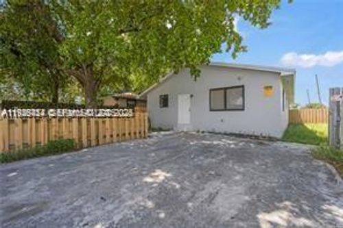 12-303 Nw 7th St, Hallandale Beach, FL, 33009-2321 | Card Image