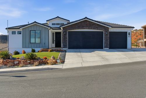 1033 N 2050 East Cir, St George, UT, 84770-8627 | Card Image