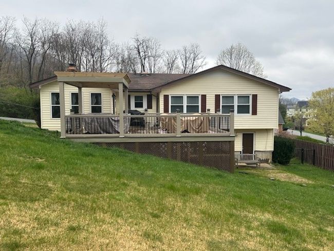 625 Robin St, House other with 3 bedrooms, 3 bathrooms and 2 parking in Bluefield VA | Image 31