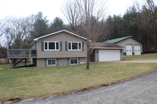 9386 Enamel Rd, Tomah, WI, 54660-4341 | Card Image