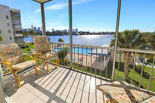 apt-r311-3010 Marcos Dr, Aventura, FL, 33160-2555 | Card Image
