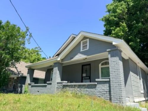560 W Peebles Rd, Memphis, TN, 38109-2628 | Card Image