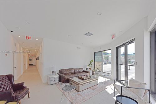 6-1 Nw 62nd St, Miami, FL, 33150-4563 | Card Image