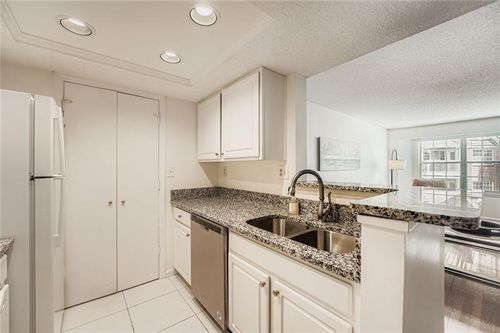 4109 Chastain Park Ct Ne, Atlanta, GA, 30342-3256 | Card Image