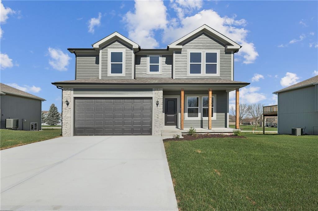 Burns Cir, Oak Grove, MO 64075