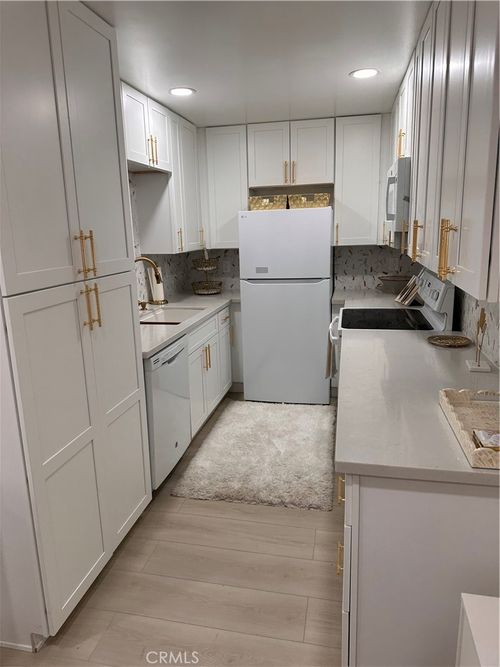 unit-107-6350 Genesee Ave, San Diego, CA, 92122-3450 | Card Image