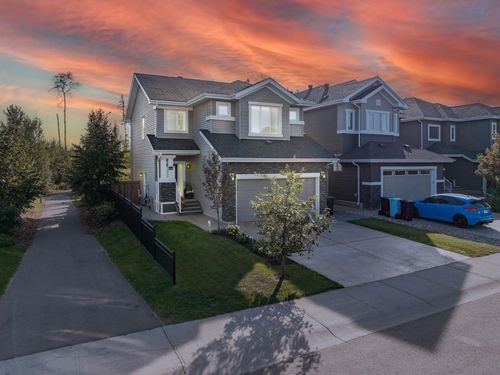 {{alt}} | Card Image