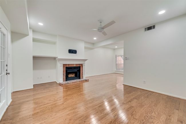 APT-8102 - 12660 Hillcrest Rd, Condo with 2 bedrooms, 1 bathrooms and null parking in Dallas TX | Image 6