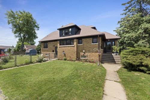 2719 E Holmes Avenue, Cudahy, WI, 53110 | Card Image