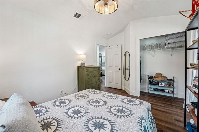 5962 Steiner, House other with 3 bedrooms, 2 bathrooms and 4 parking in Kyle TX | Image 22